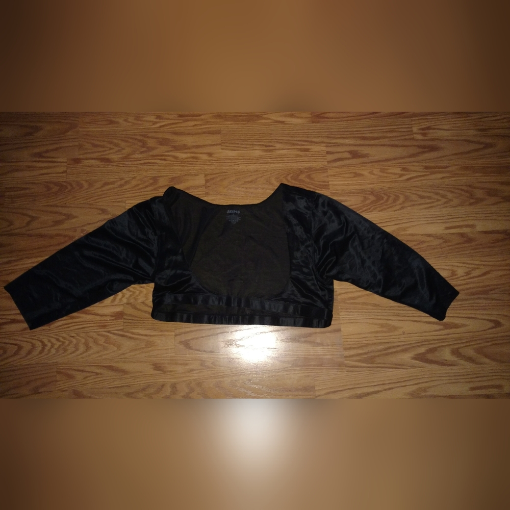 SKIMS Black Crop Top